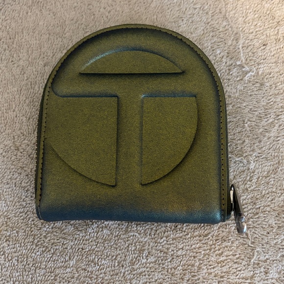 Telfar Wallet in Olive Green - Picture 2 of 5